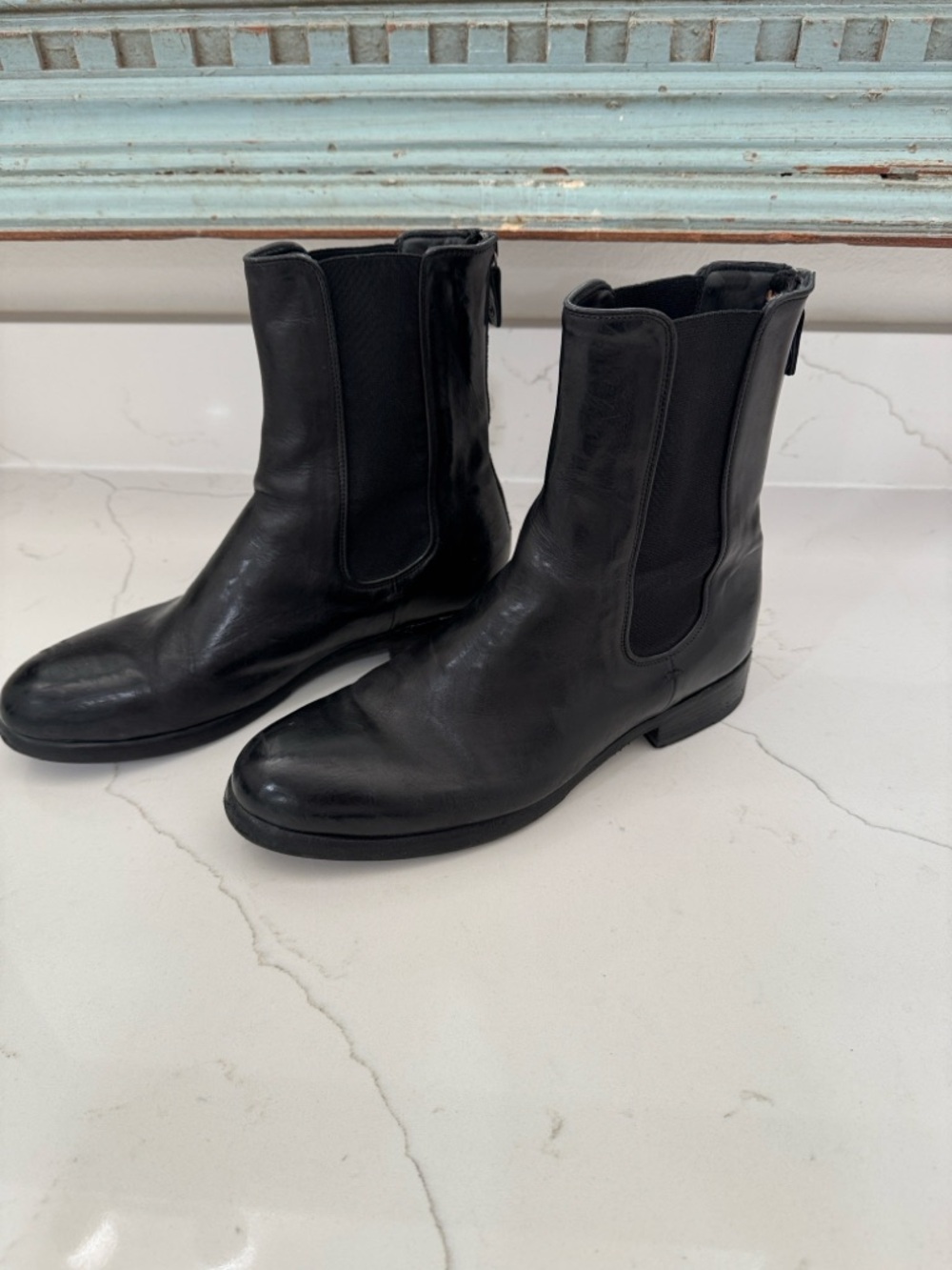 Sartori Gold  Women’s Black Leather Sleek Chelsea Style